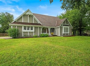 15901 Riggs Rd, Stilwell, KS 66085