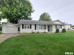1121 3rd Ave, De Witt, IA 52742