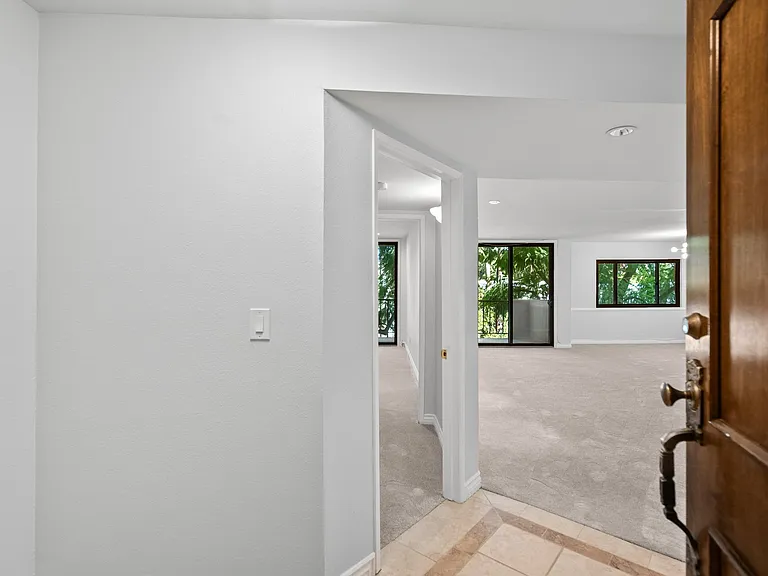 330 W California Blvd — Photo 2