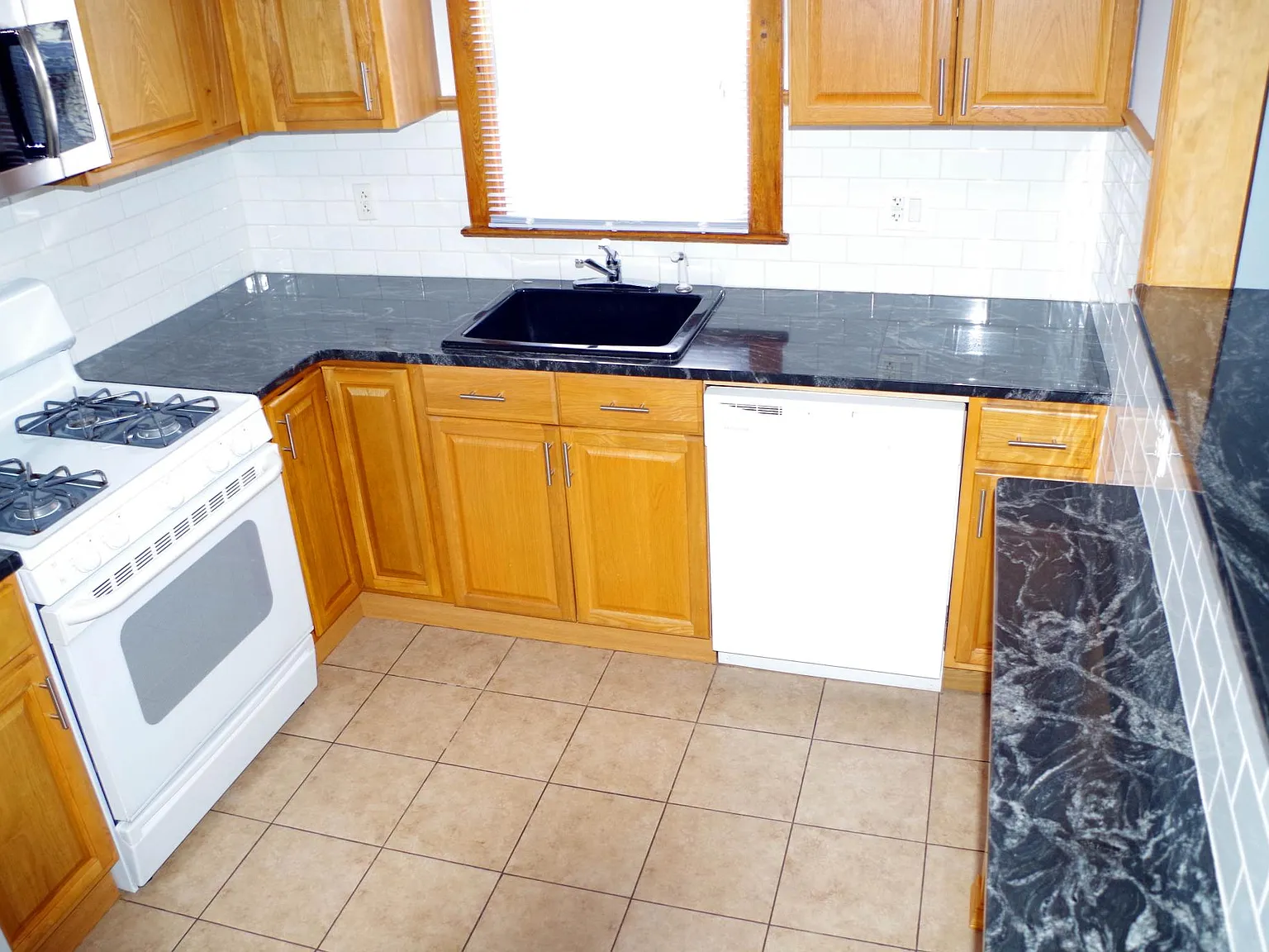 3 bed, $2,800 — Photo 4