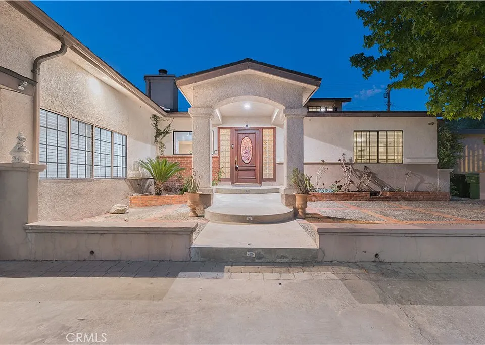 9348 Tujunga Canyon Blvd