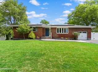 2011 Oakhurst Pkwy, Oakhurst, NJ 07755