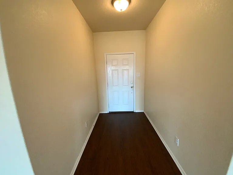 2543 Valley Forge Dr — Photo 2