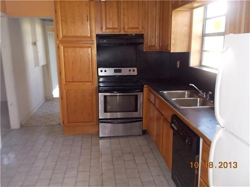 2nd image of 1930 NW 187th Ter