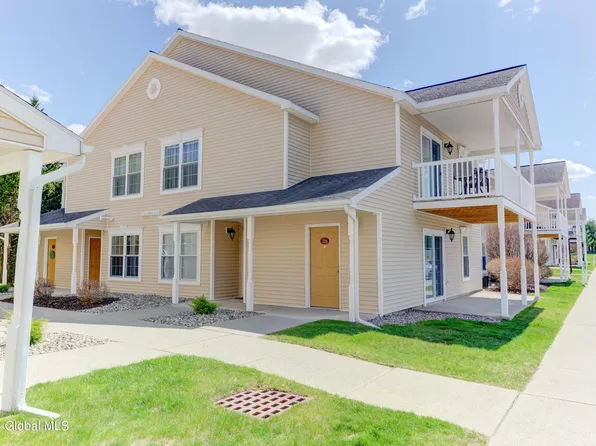 206 Cedar Run, Rensselaer, NY 12144