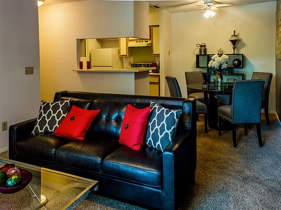 3rd image of 4001 NW 122nd St APT 335