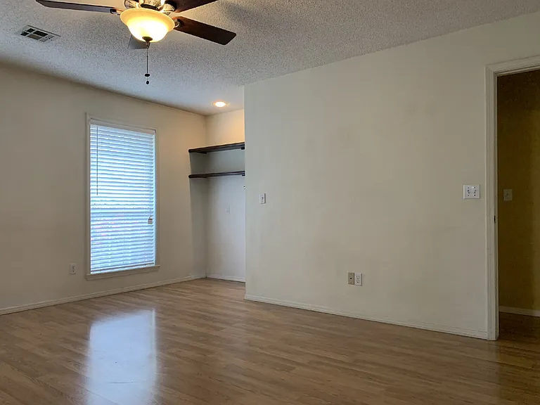 1302 N Flamingo Rd — Photo 11