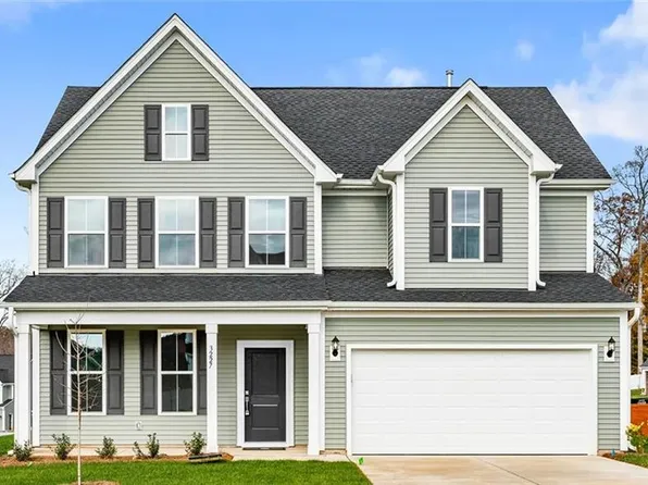 3227 Spicewood Lake Dr, Winston Salem, NC 27106