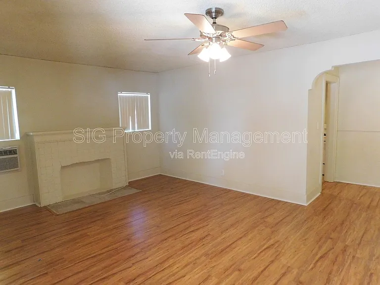 1250 E Villa St — Photo 3