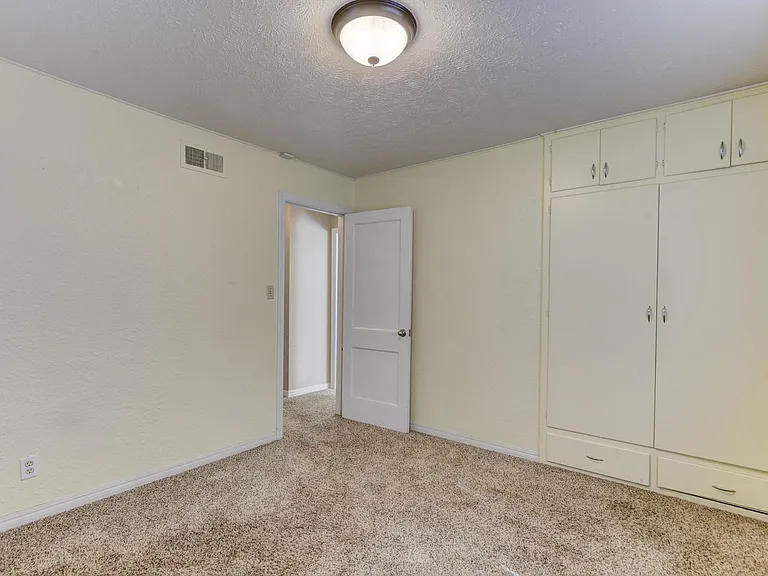 4172 NW 23rd St — Photo 10