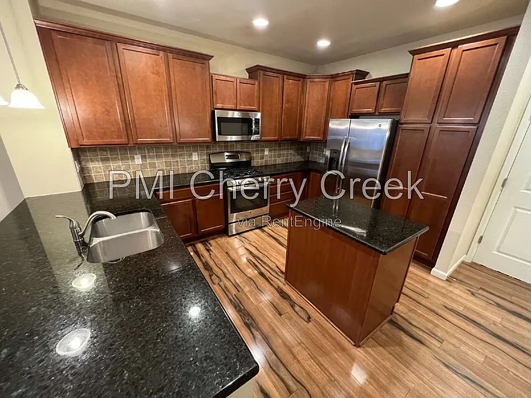 8159 S Akron Ct — Photo 5
