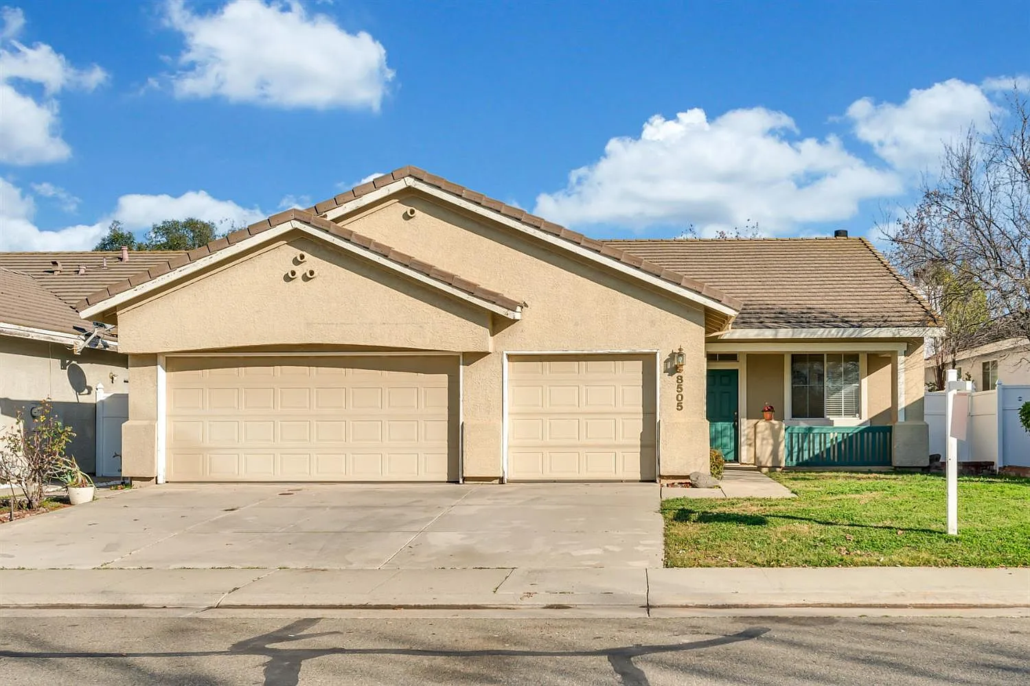8505 Dewberry Way photo 1