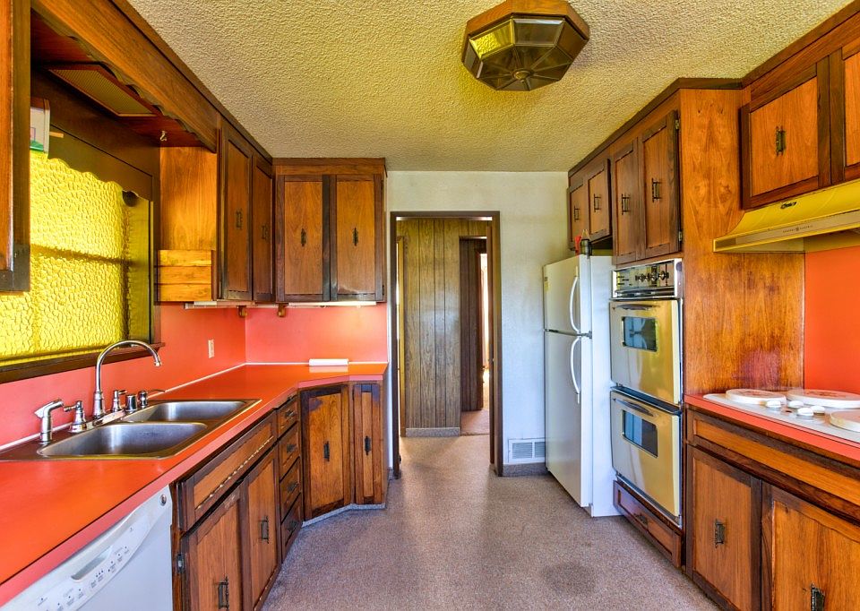 1st image of 9519 Vickery Ave E