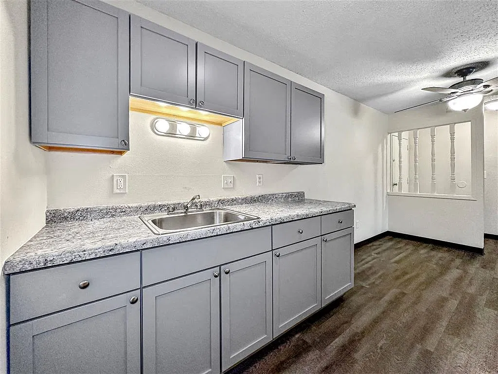 Foxwood Apartments — Photo 1