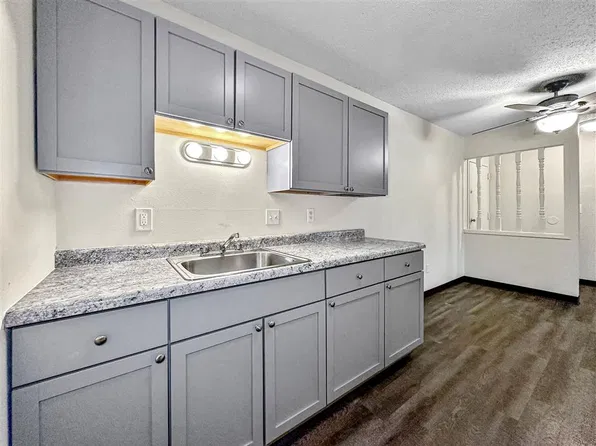 Foxwood Apartments