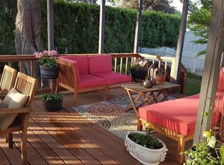 97 Belvedere Dr, Cranston, RI 02920