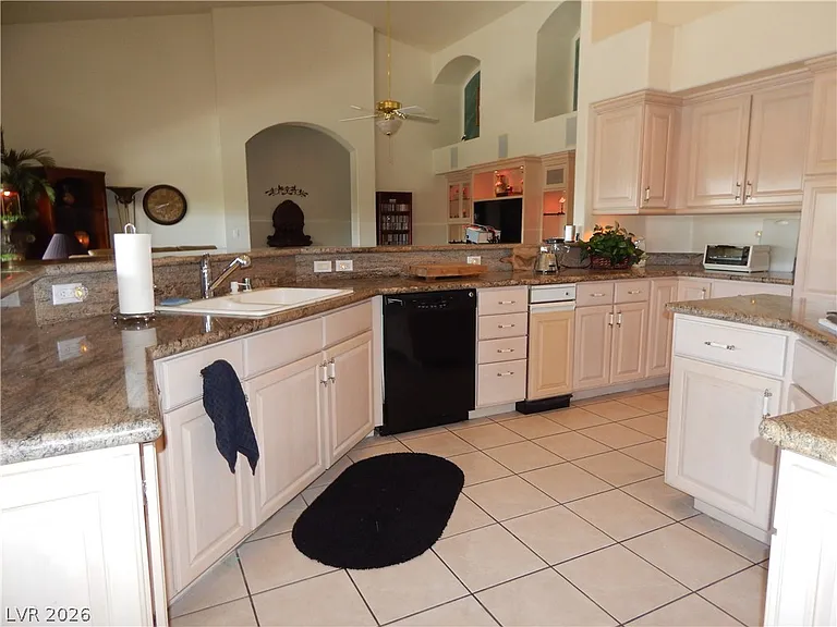 1320 Crystal Valley Dr — Photo 8
