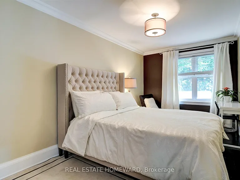 21 Love Cres #MAIN FLOOR — Photo 23