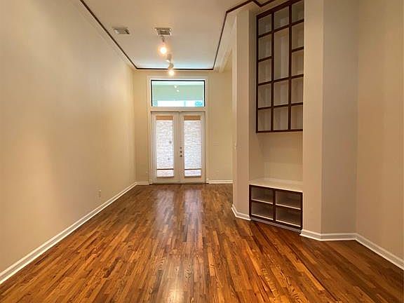 4th image of 2427 Dorrington St Unit B