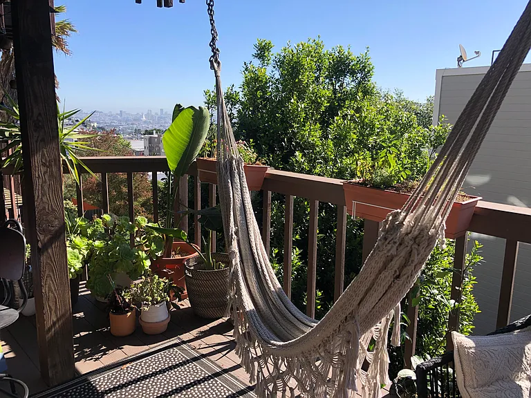 Easy relaxing on the decl