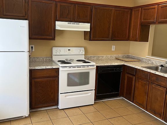 4th image of 5830 Trent Walk Dr