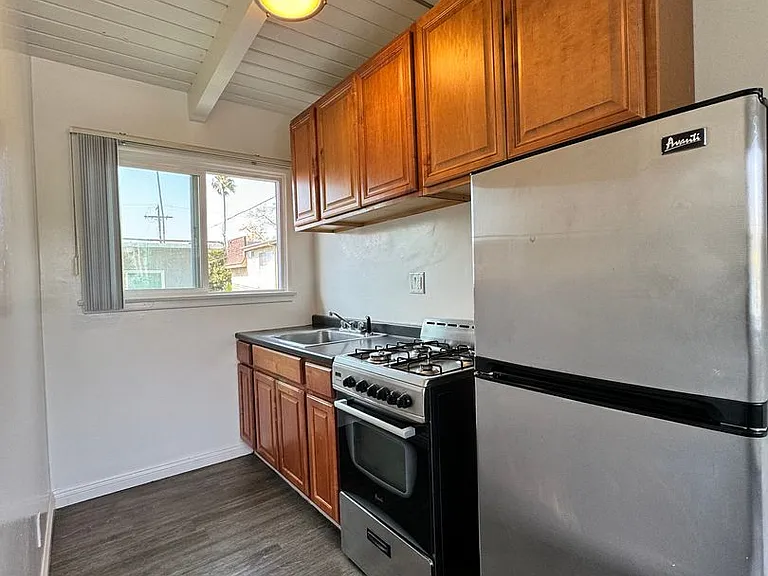 3729 Dunn Dr — Photo 4