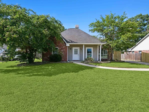 13249 David Lee Dr, Walker, LA 70785