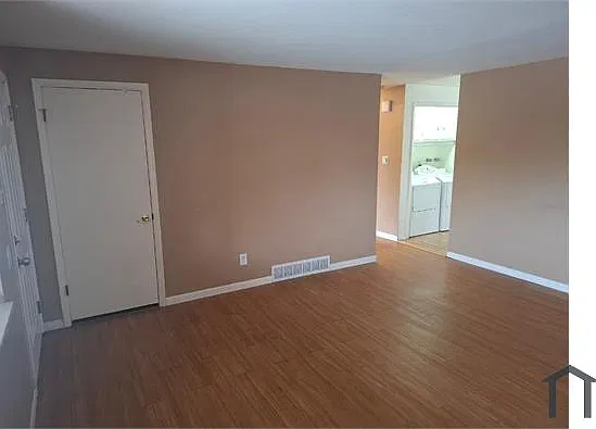 2 bed, 850 sqft, $1,300 — Photo 4