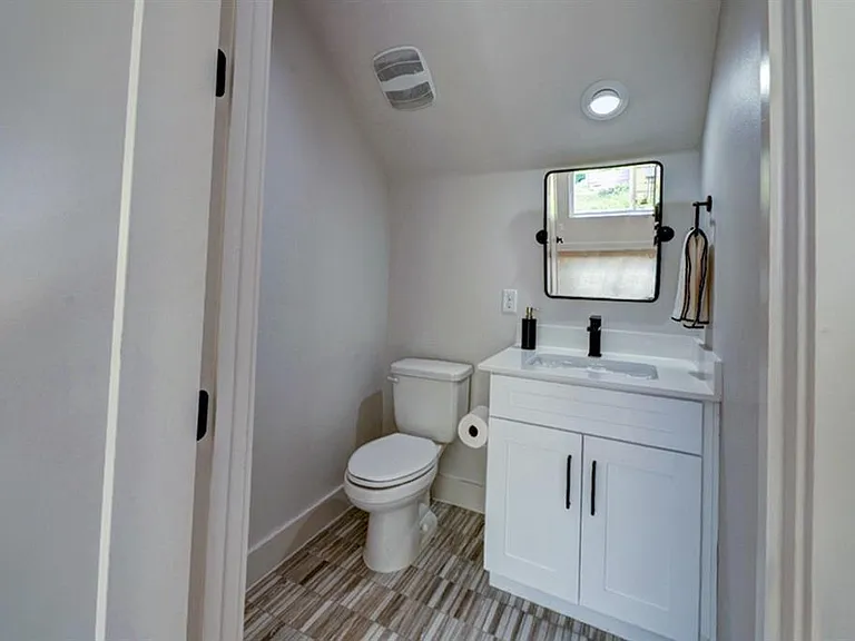 4424 Hank Ave #3 — Photo 7