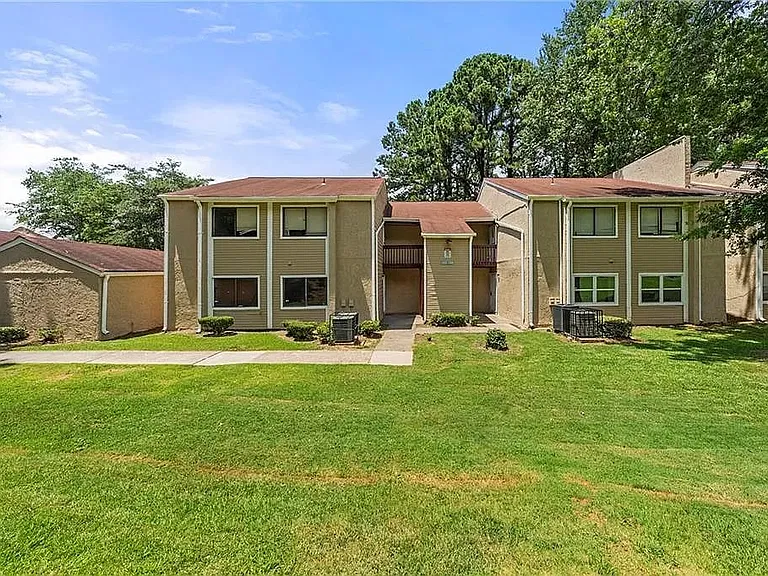 3575 Oakvale Rd — Photo 1