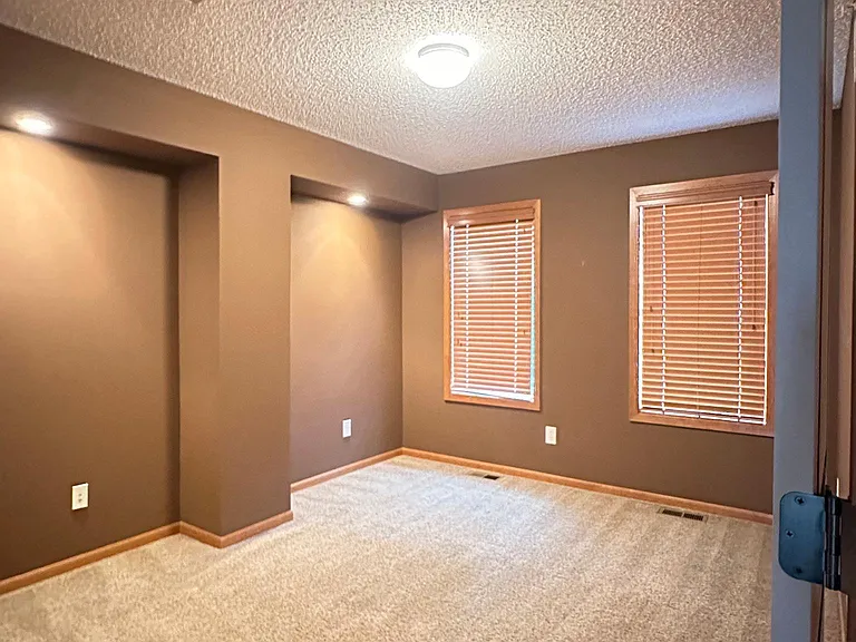 12426 Flanders Ct NE #F — Photo 27