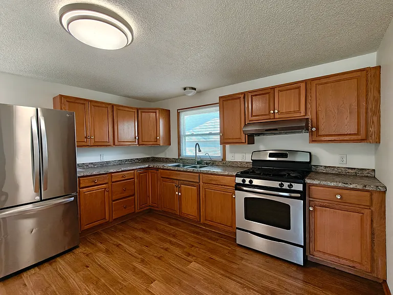2212 Bartlett Ave — Photo 7