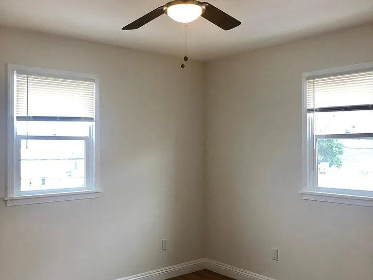 254 S Alexandria Ave #256-1/2-258 — Photo 3