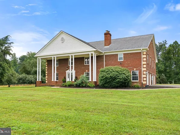 4740 Angus Dr, Gainesville, VA 20155