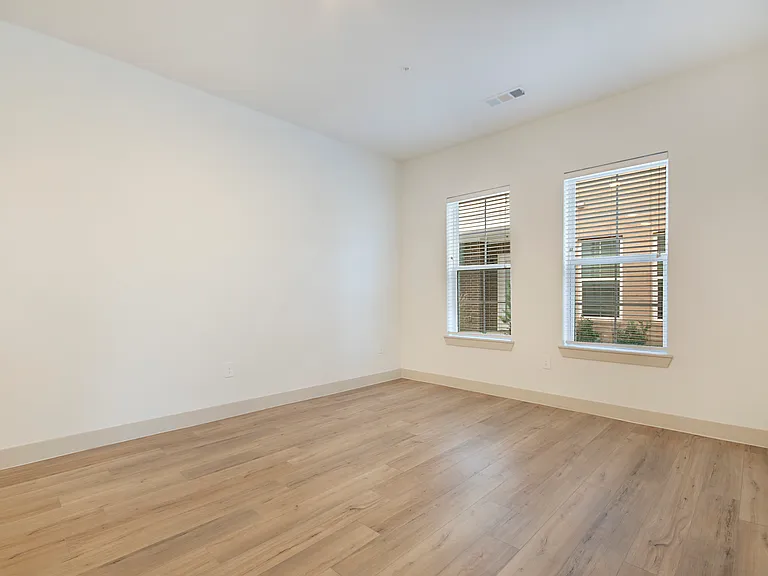 4705 W Spring Creek Pkwy — Photo 11