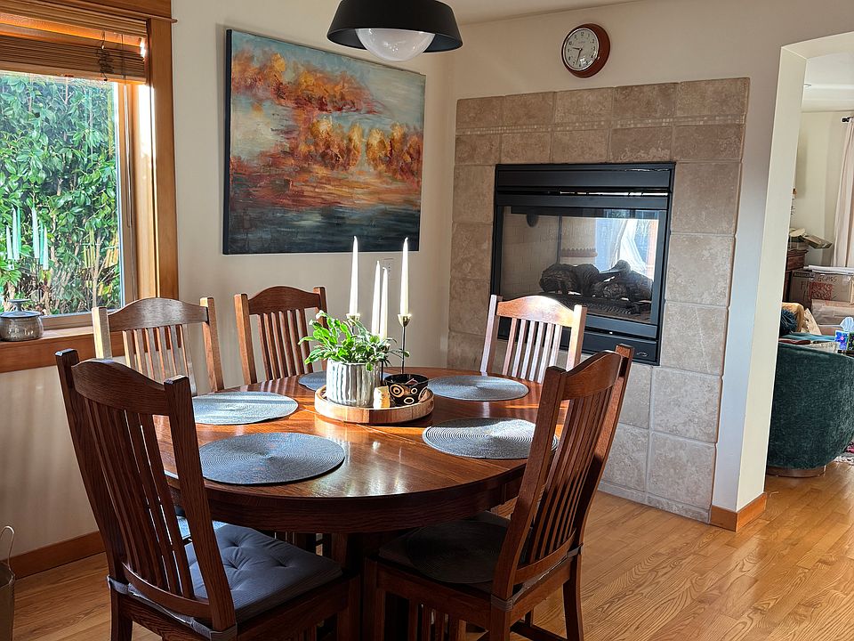 eat in kitchen, main level