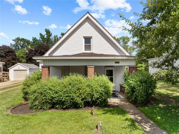 702 N Main St, Paris, IL 61944