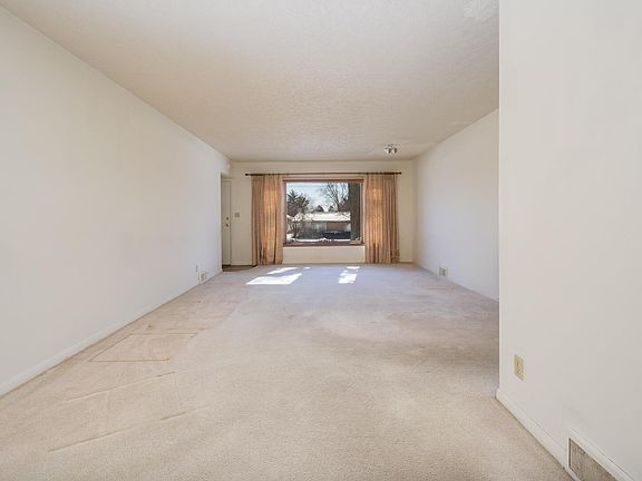2nd image of 934 Mississippi Blvd