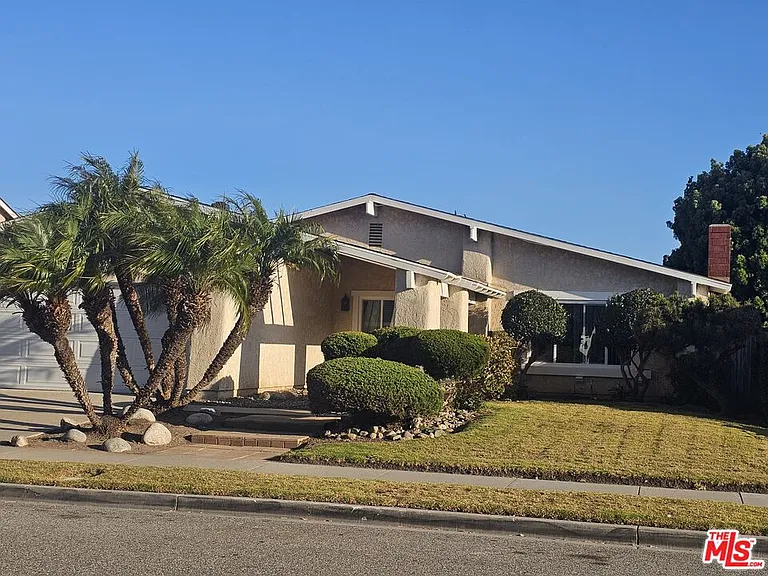 3410 Via Marina Ave — Photo 2
