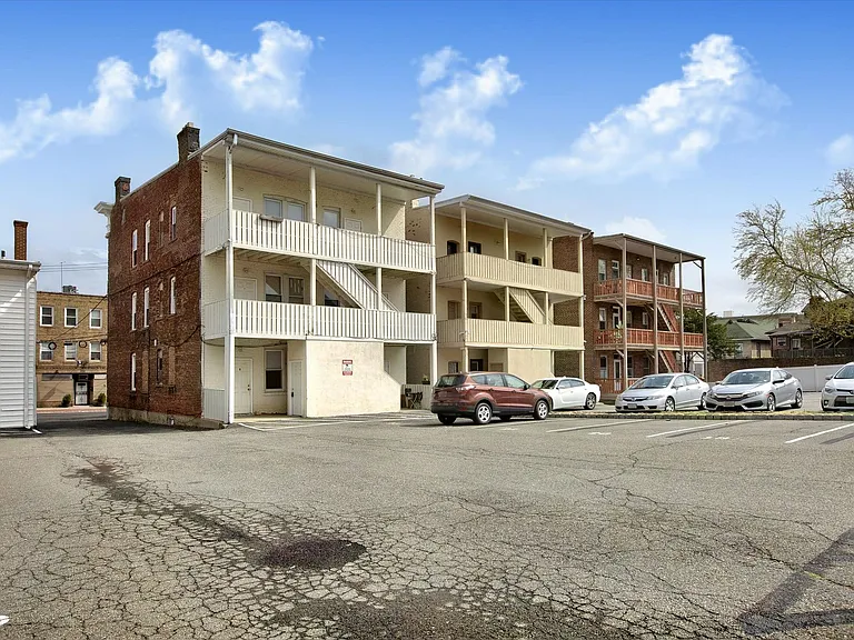 80 Pine St #2 — Photo 23