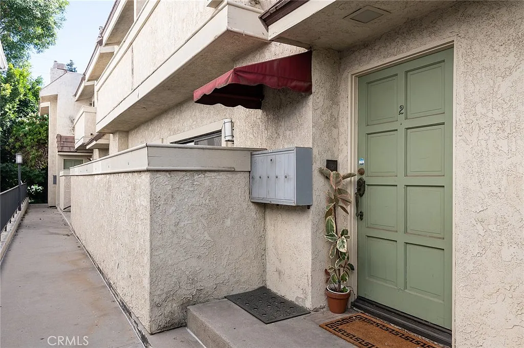 2 bed, 2.5 bath, 1408 sqft, $3,200 — Photo 4