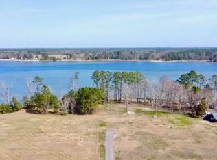 2405 Temples Point Rd, Havelock, NC 28532