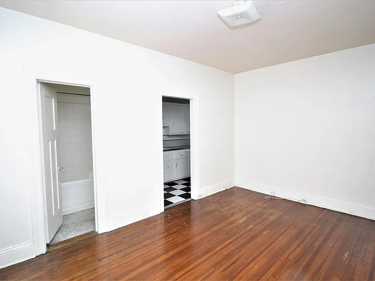 Avon Apartments — Photo 14