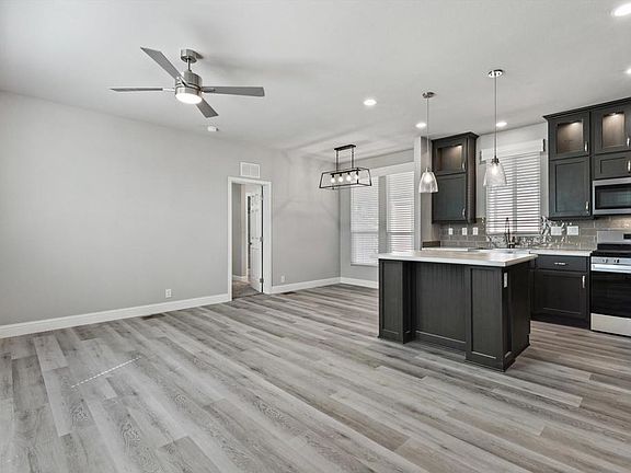 4th image of 400 N Melrose Dr Space 14