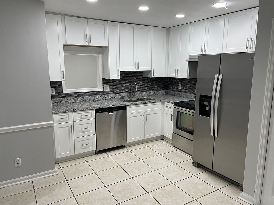 1st image of 1902 Patterson Cir #1
