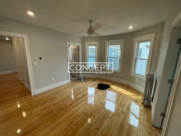 11-13 Burnham St #2 — Photo 6