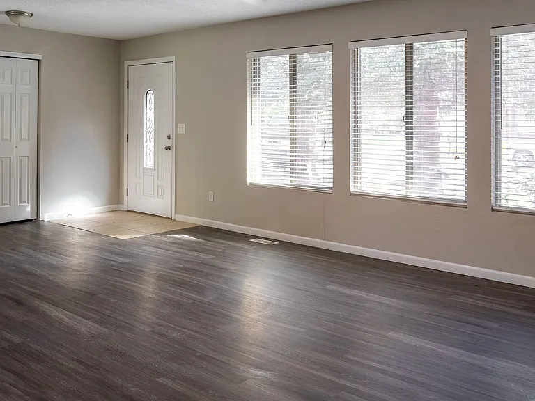 5418 Alta Loma Rd — Photo 20