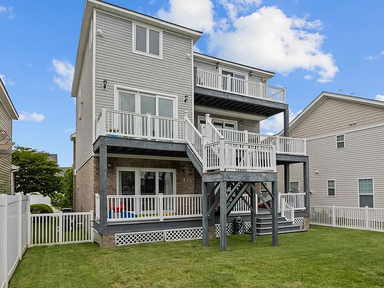 9620 Dolphin Run — Photo 48