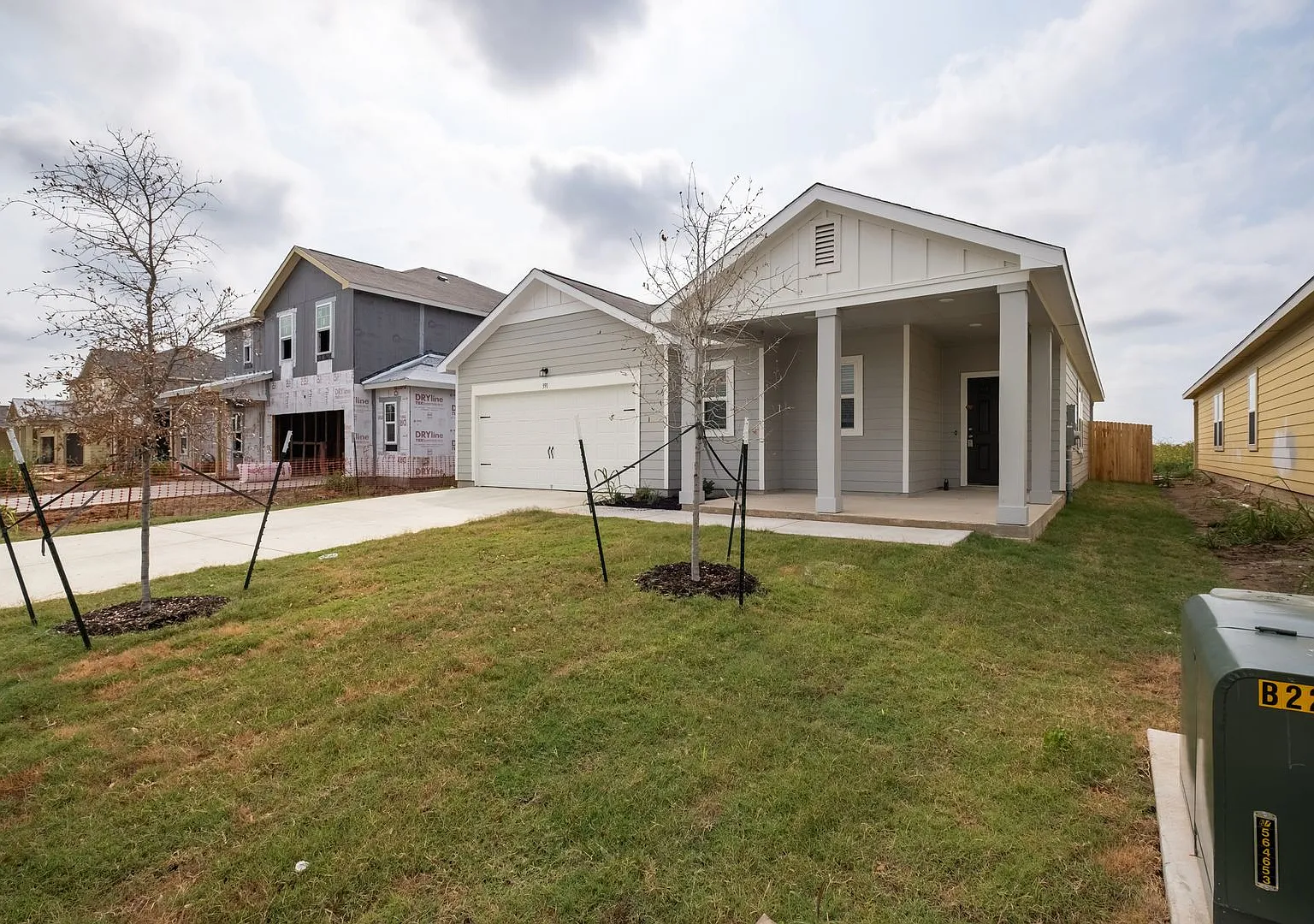 Lovely, 2021 Built, 3 Bedroom, 2 Bath Home in Kyle — Photo 3