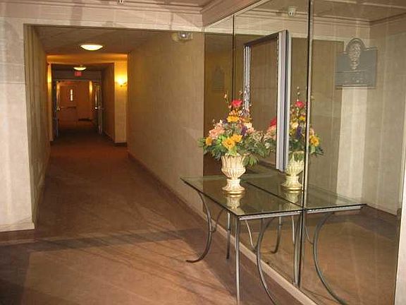 5th image of 8651 Jaffa Court East Dr